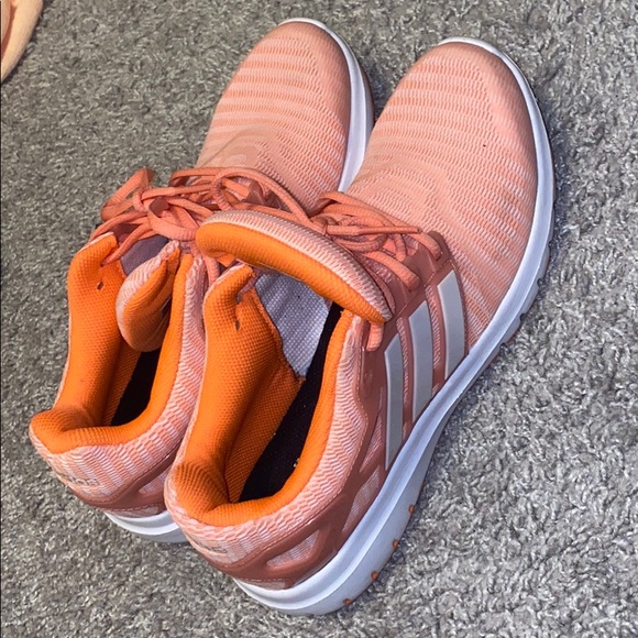 💥SOLD 💥 Adidas size 8 1/2 women’s - Picture 2 of 5